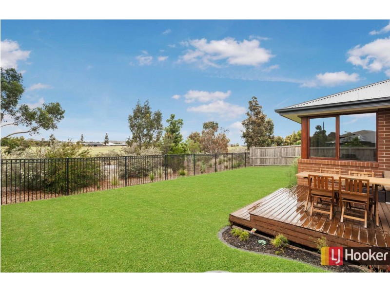 1 Belleview Crescent, Beveridge VIC 3753