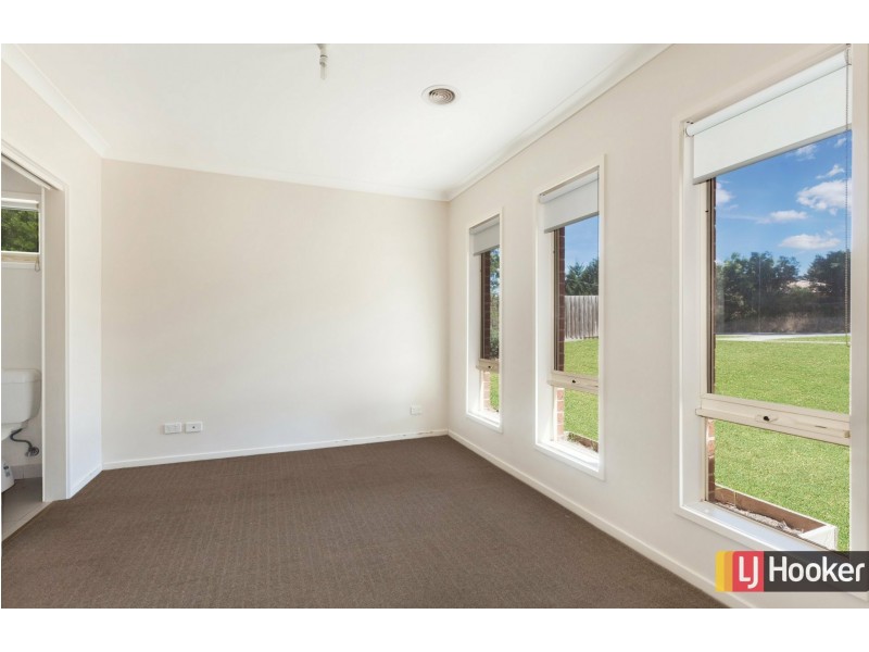 Unit 10/1 Darraweit Road, Wallan VIC 3756