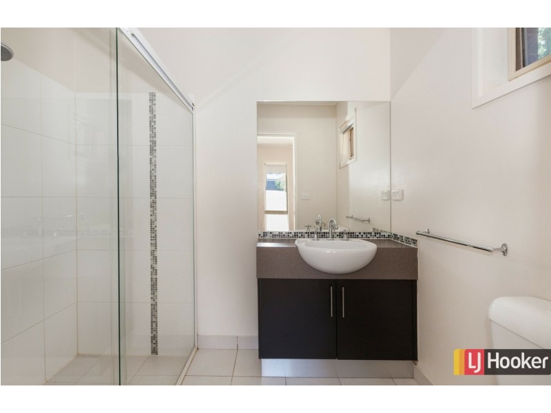 Unit 10/1 Darraweit Road, Wallan VIC 3756