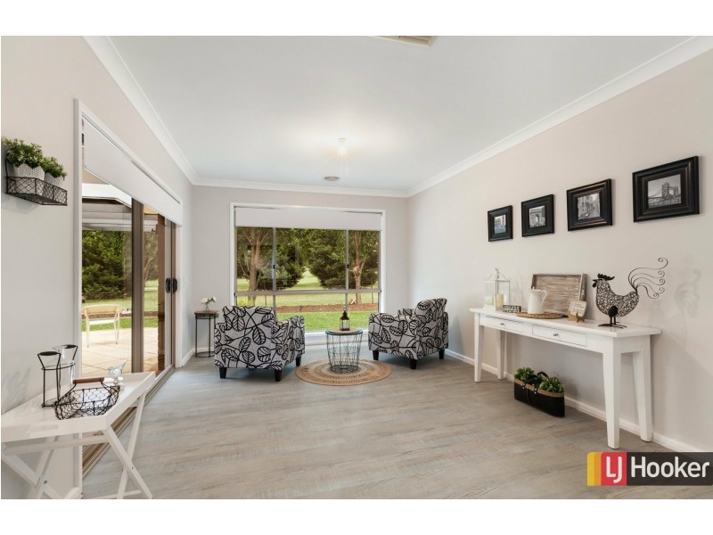 14 Augusta Way, Hidden Valley VIC 3756