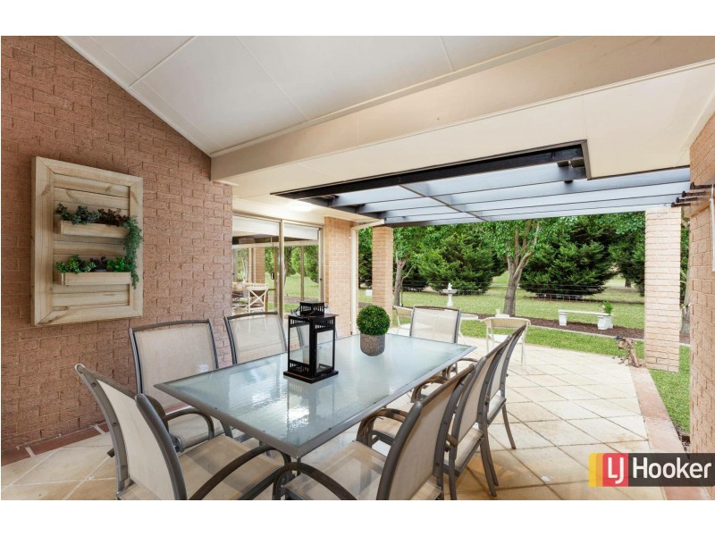 14 Augusta Way, Hidden Valley VIC 3756