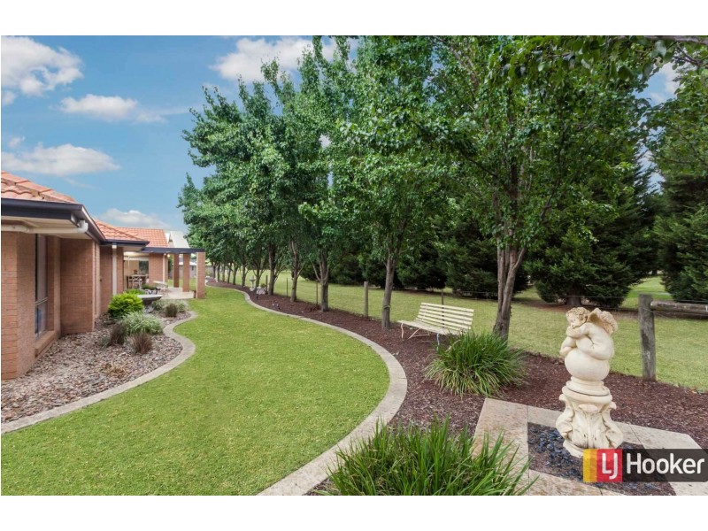 14 Augusta Way, Hidden Valley VIC 3756