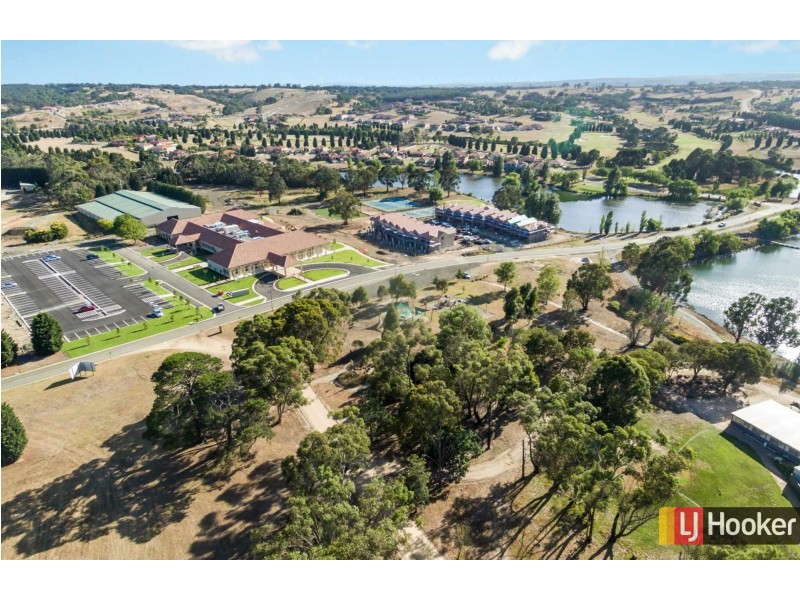 14 Augusta Way, Hidden Valley VIC 3756