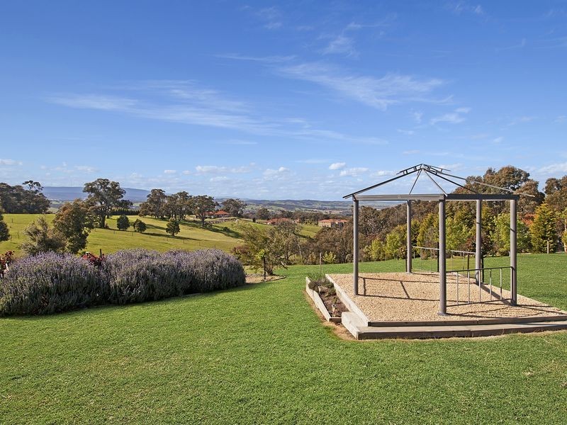1 Ironbark Court, Hidden Valley VIC 3756