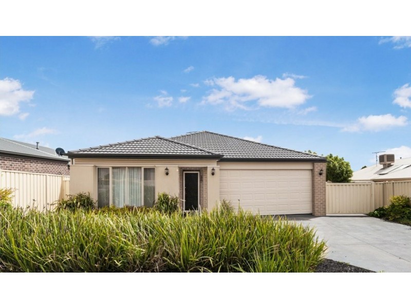 18 Jessica Avenue, Kilmore VIC 3764