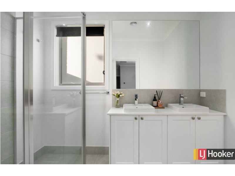 49 Craig Parry Drive, Hidden Valley VIC 3756