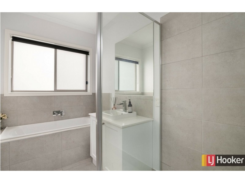 49 Craig Parry Drive, Hidden Valley VIC 3756