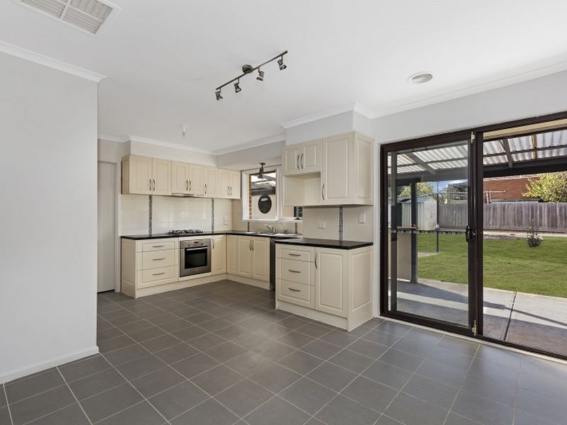 9 Coustley Close, Wallan VIC 3756