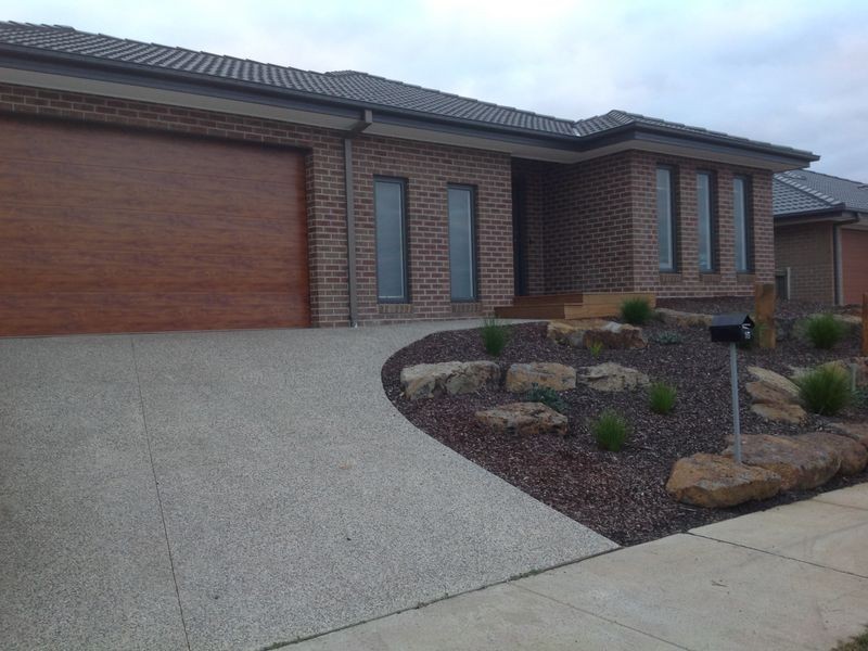 16 Dampiera Avenue, Wallan VIC 3756