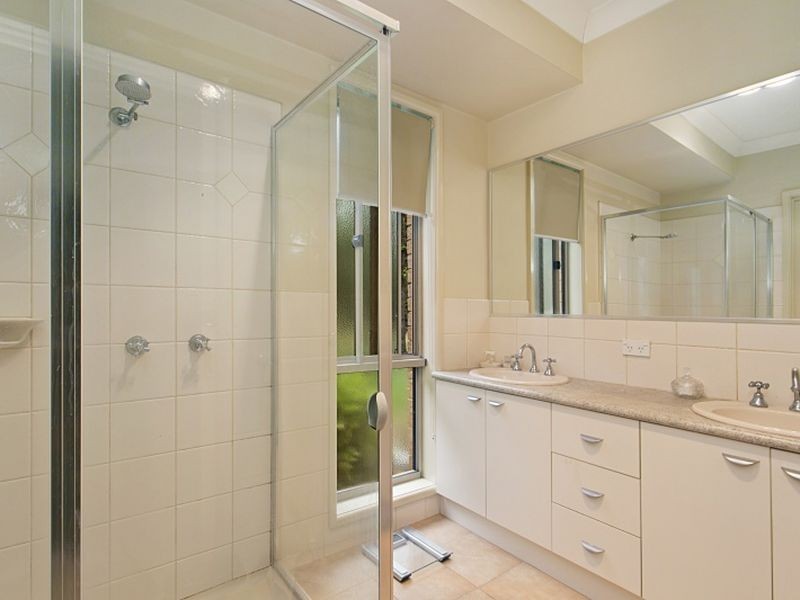 14 Augusta Way, Hidden Valley VIC 3756