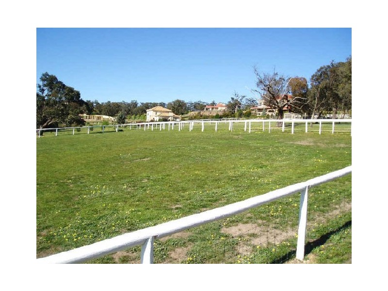 4 Arno Court, Hidden Valley VIC 3756