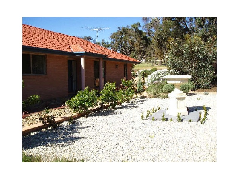 4 Arno Court, Hidden Valley VIC 3756