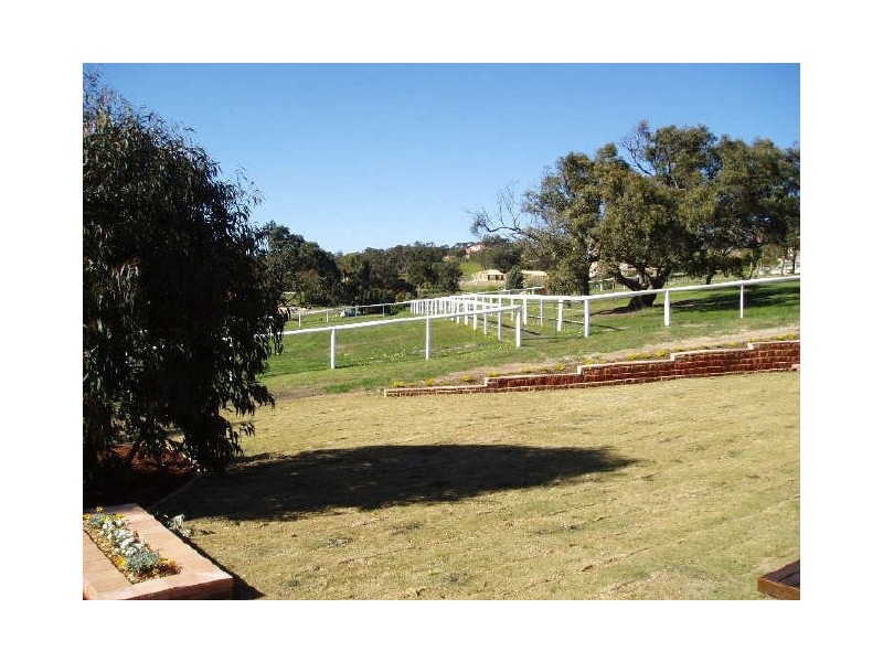 4 Arno Court, Hidden Valley VIC 3756