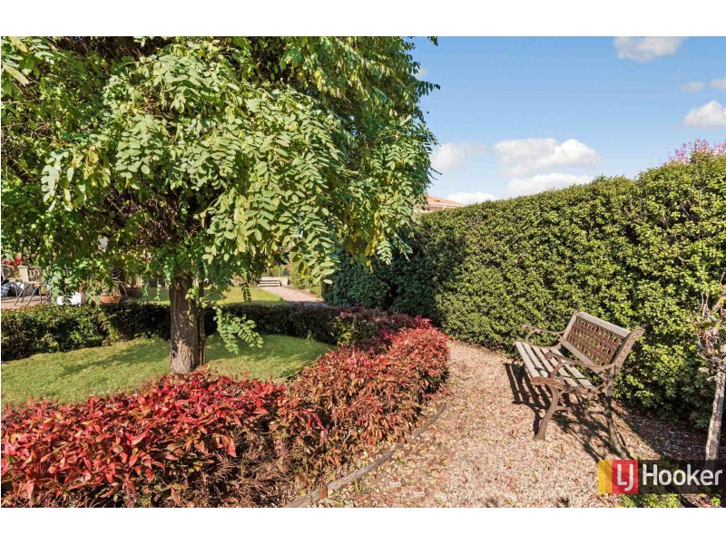 56 St Andrews Close, Hidden Valley VIC 3756