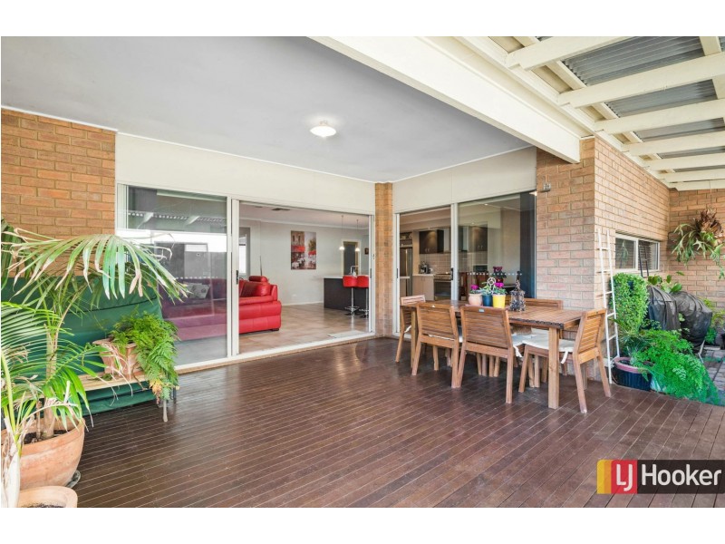 56 St Andrews Close, Hidden Valley VIC 3756