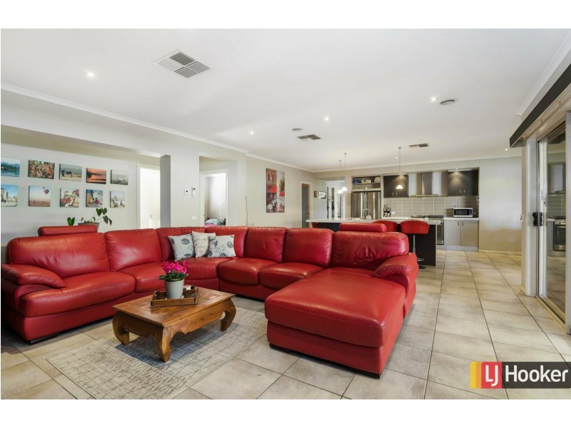 56 St Andrews Close, Hidden Valley VIC 3756