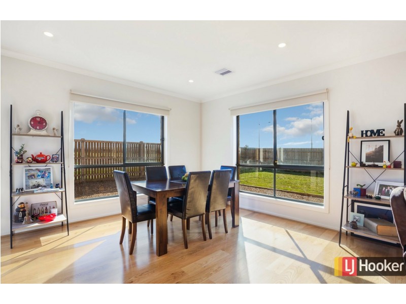 60 Bridgewater Parkway, Wallan VIC 3756