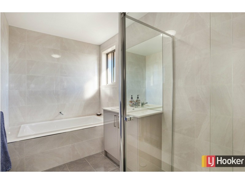 60 Bridgewater Parkway, Wallan VIC 3756