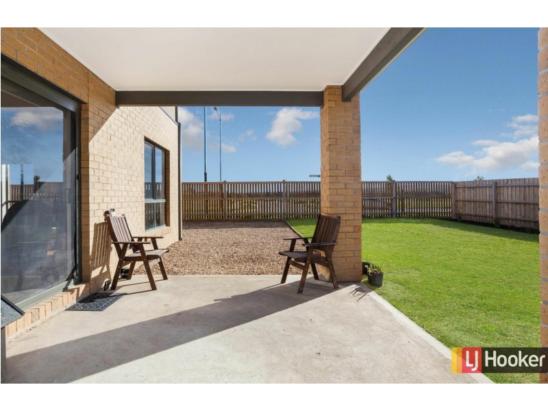 60 Bridgewater Parkway, Wallan VIC 3756