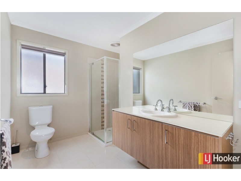 18 Palladium Circle, Beveridge VIC 3753