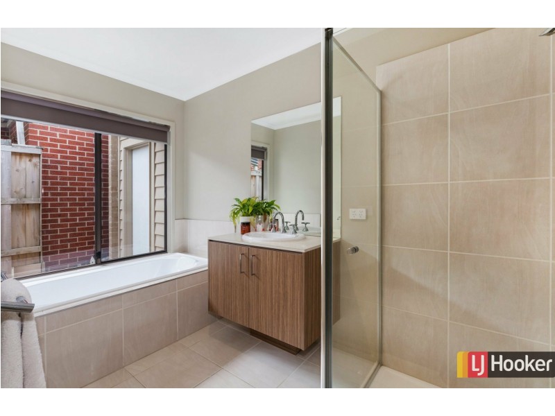 18 Palladium Circle, Beveridge VIC 3753