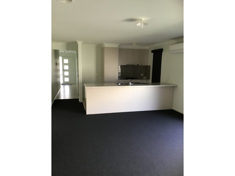 39 Holly Drive, Wallan VIC 3756