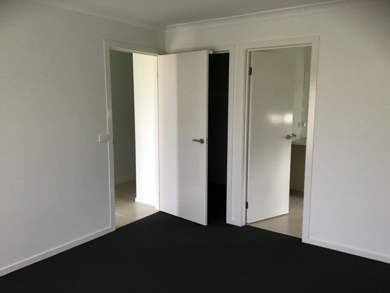 39 Holly Drive, Wallan VIC 3756