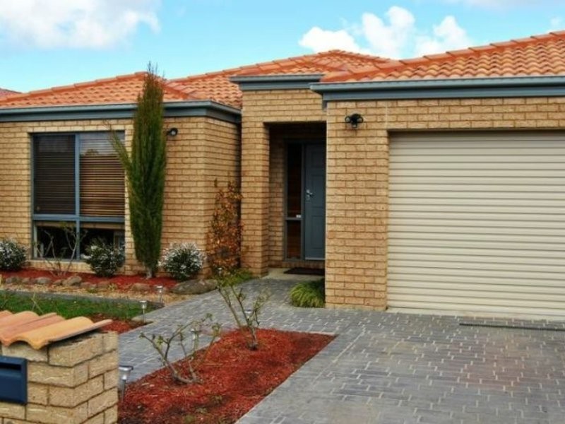 70 Augusta Way, Hidden Valley VIC 3756