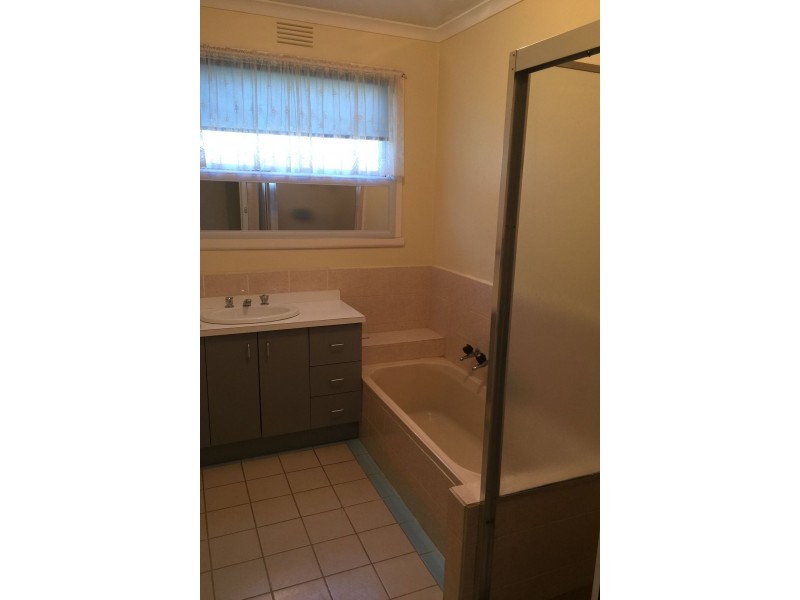 13 Knox Court, Wandong VIC 3758