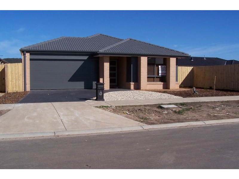 43 Maidenhair Drive, Wallan VIC 3756