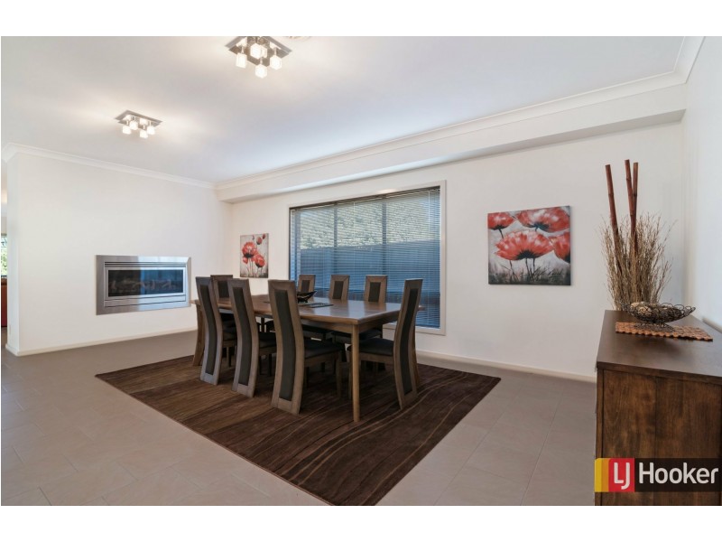 31 Lakeside Drive, Hidden Valley VIC 3756