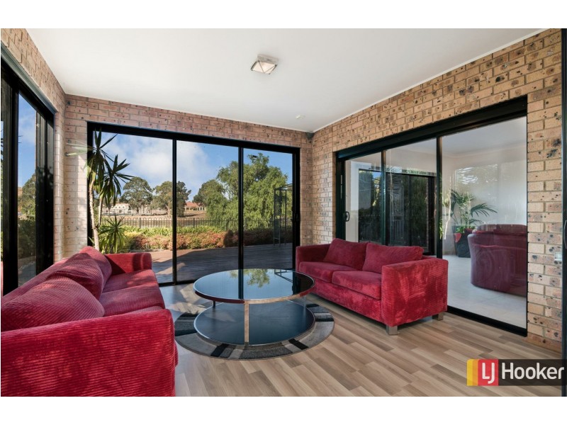 31 Lakeside Drive, Hidden Valley VIC 3756