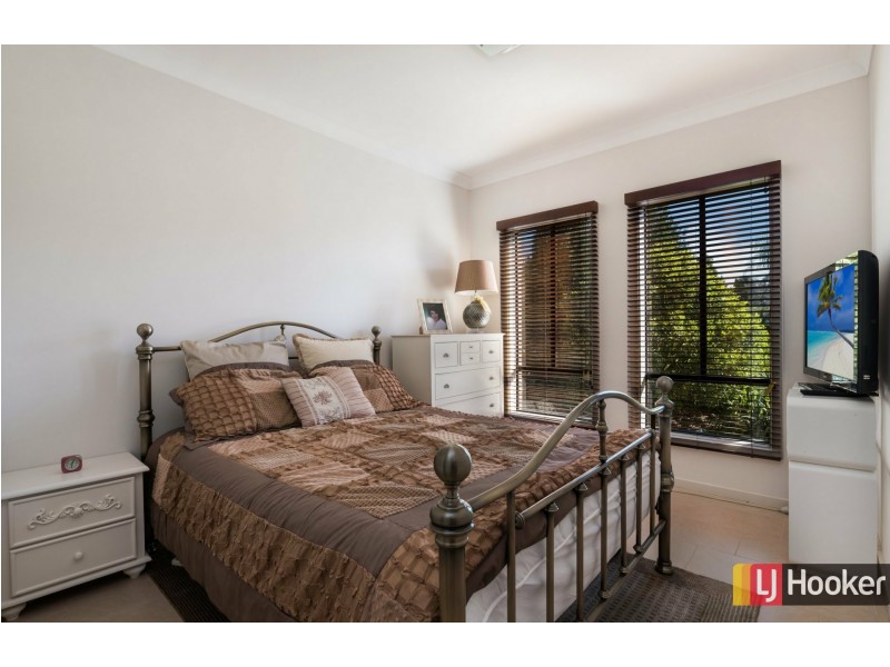 31 Lakeside Drive, Hidden Valley VIC 3756