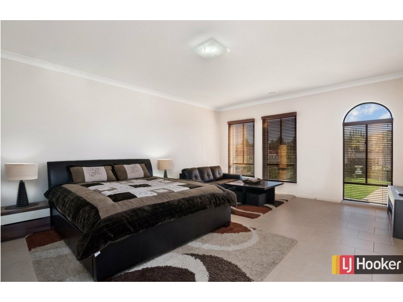 31 Lakeside Drive, Hidden Valley VIC 3756