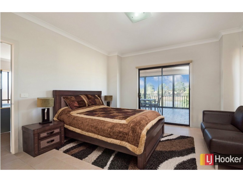 31 Lakeside Drive, Hidden Valley VIC 3756