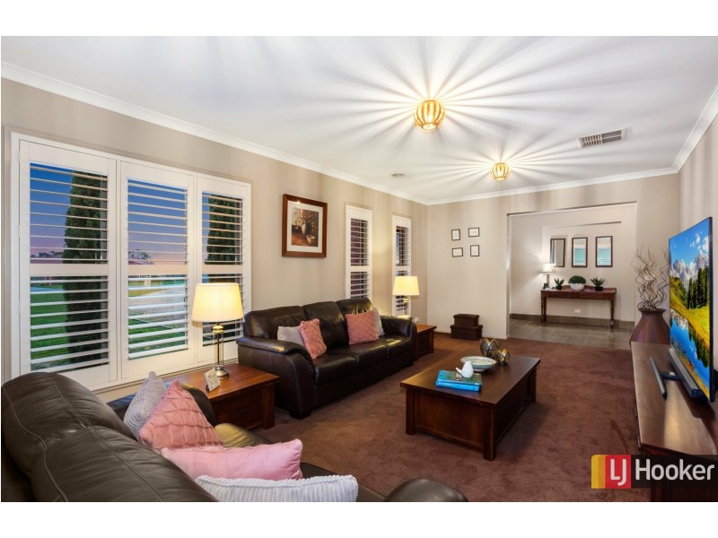 16 Cavallo Crescent, Hidden Valley VIC 3756