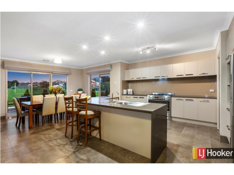 16 Cavallo Crescent, Hidden Valley VIC 3756