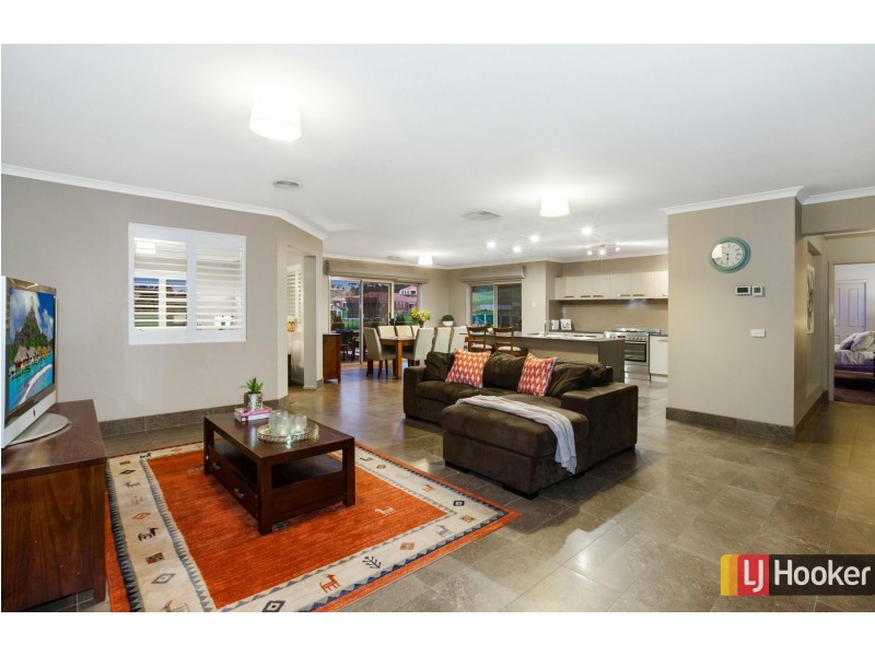 16 Cavallo Crescent, Hidden Valley VIC 3756