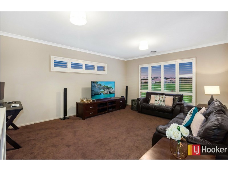 16 Cavallo Crescent, Hidden Valley VIC 3756