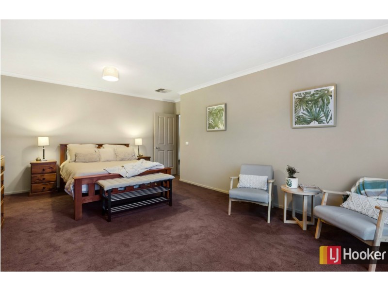 16 Cavallo Crescent, Hidden Valley VIC 3756