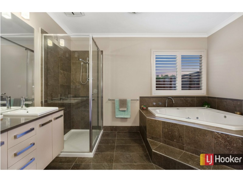 16 Cavallo Crescent, Hidden Valley VIC 3756