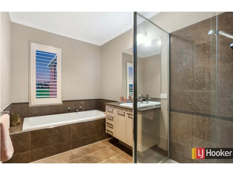 16 Cavallo Crescent, Hidden Valley VIC 3756