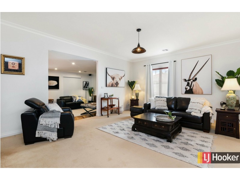 4 Lakeview Close, Hidden Valley VIC 3756