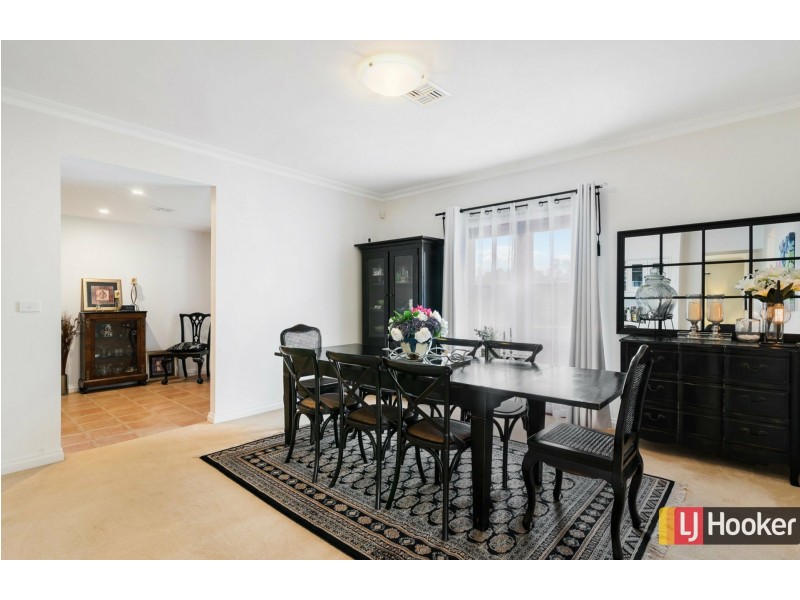 4 Lakeview Close, Hidden Valley VIC 3756