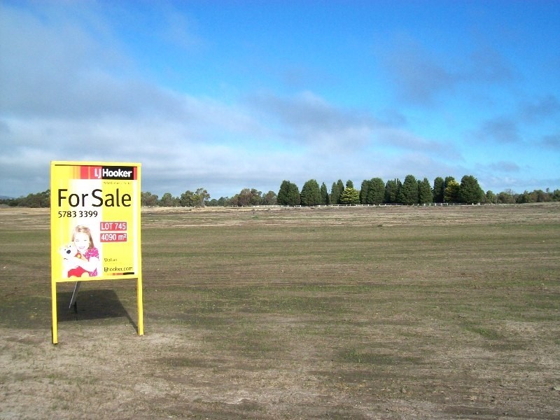 745/ Cavallo Crescent, Hidden Valley VIC 3756