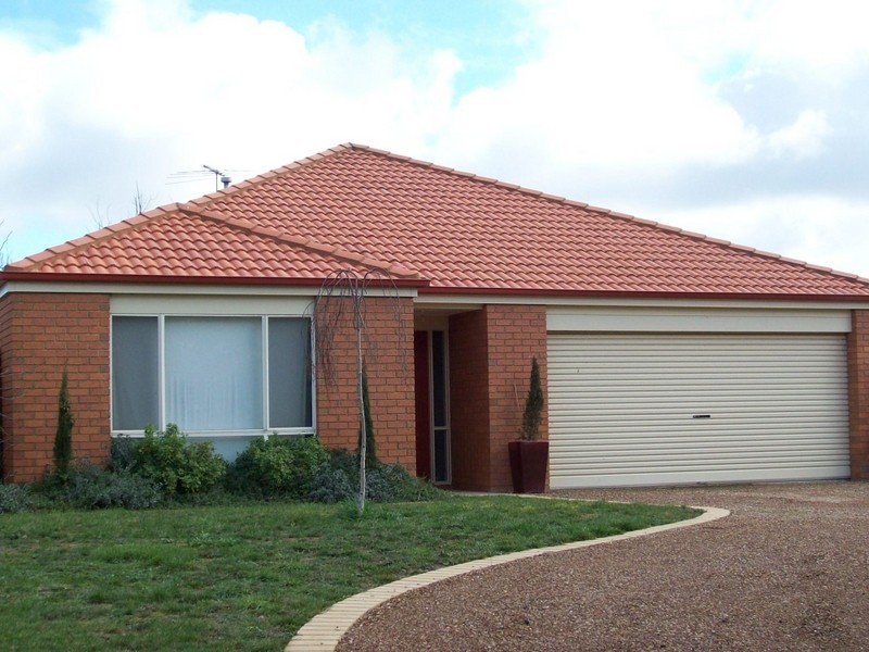 58 Augusta Way, Hidden Valley VIC 3756