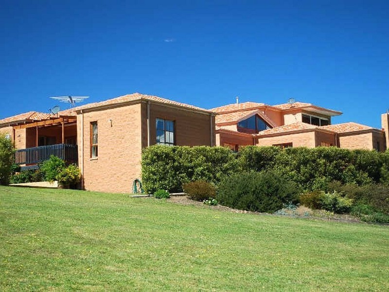 13 Eastern Ridge, Hidden Valley VIC 3756