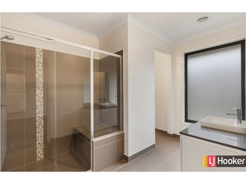 17 Watergum Way, Wallan VIC 3756