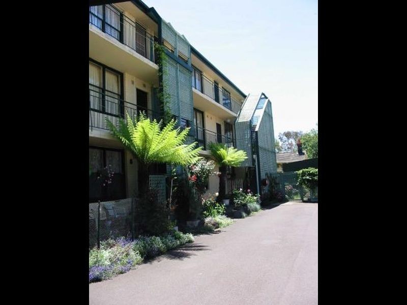 11/72-74 Carlisle Street, St Kilda VIC 3182