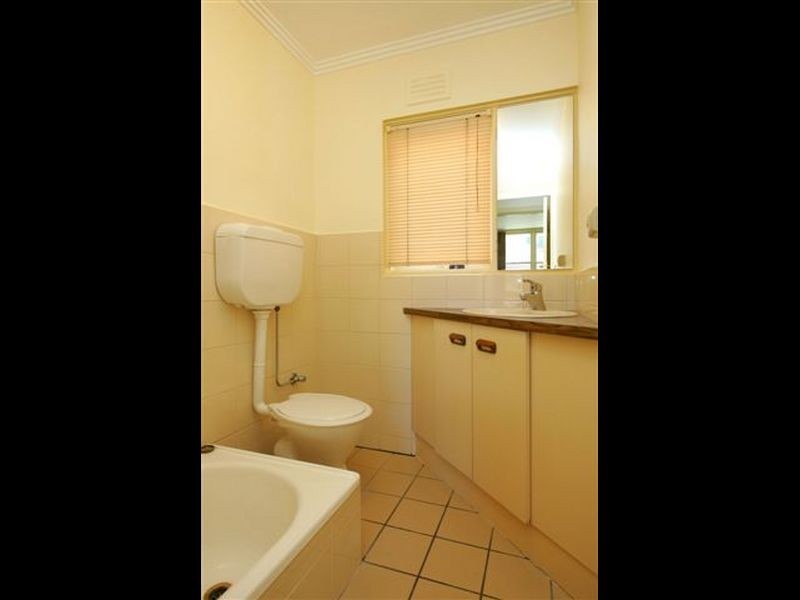 11/72-74 Carlisle Street, St Kilda VIC 3182